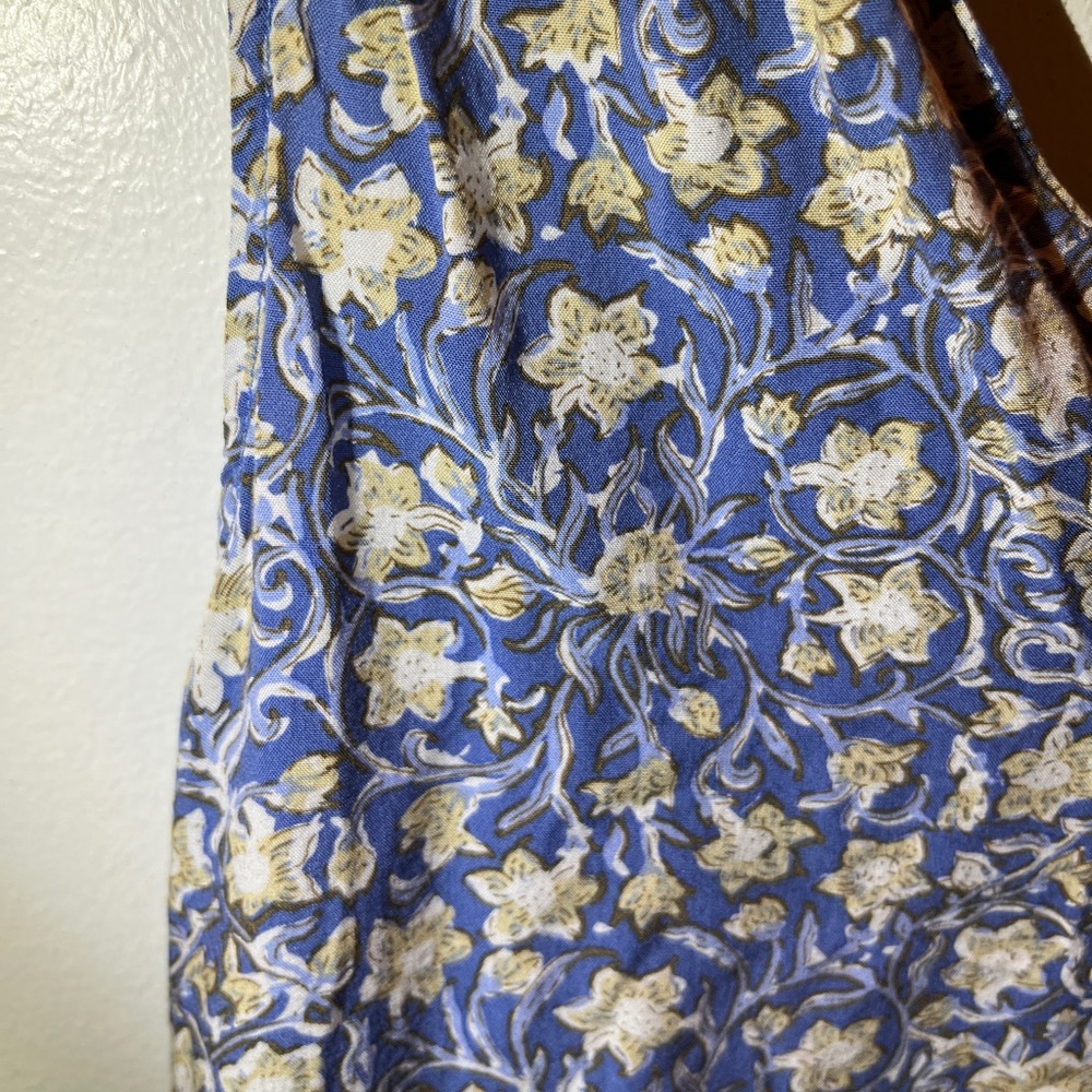 Size Small, Light Weight Blue Floral Gap Dress, 90’s Vibe